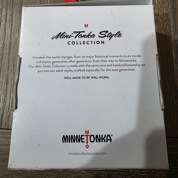 Minnetonka Sail Into Mystic, Infant Size 2, NIB - Picture 10 of 13